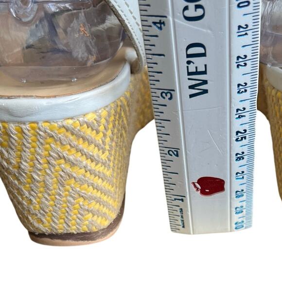 Naturalizer Ankle Wrap Sandals Wedge Size 9 White Leather Yellow Chevron - Picture 7 of 7